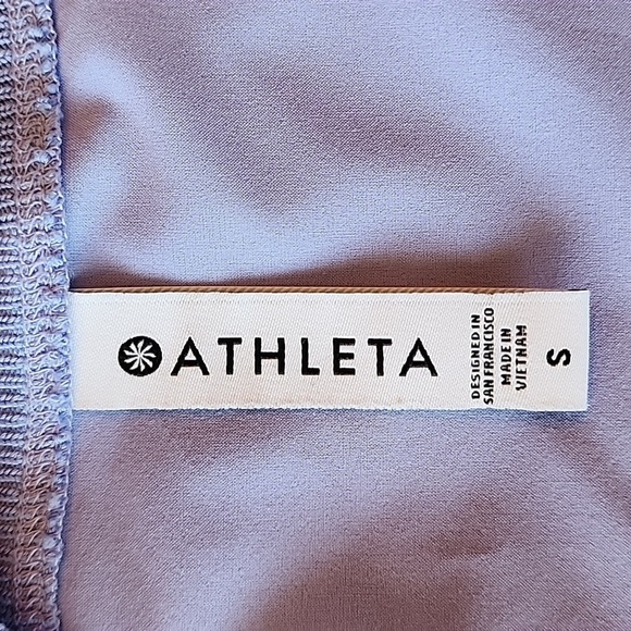 Athleta periwinkle Zephyr v-neck stretch short sleeve curved hem top S - Picture 10 of 13